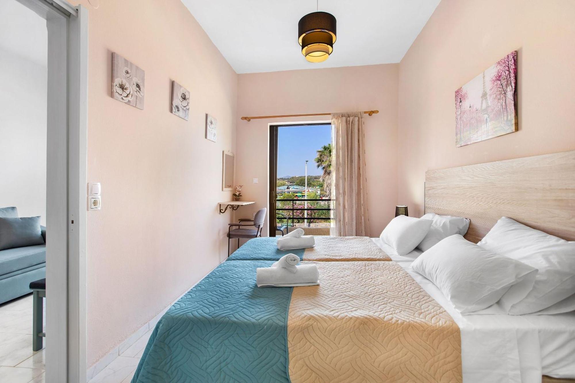 Sun Beach Apartments In Chania 09 11 외부 사진