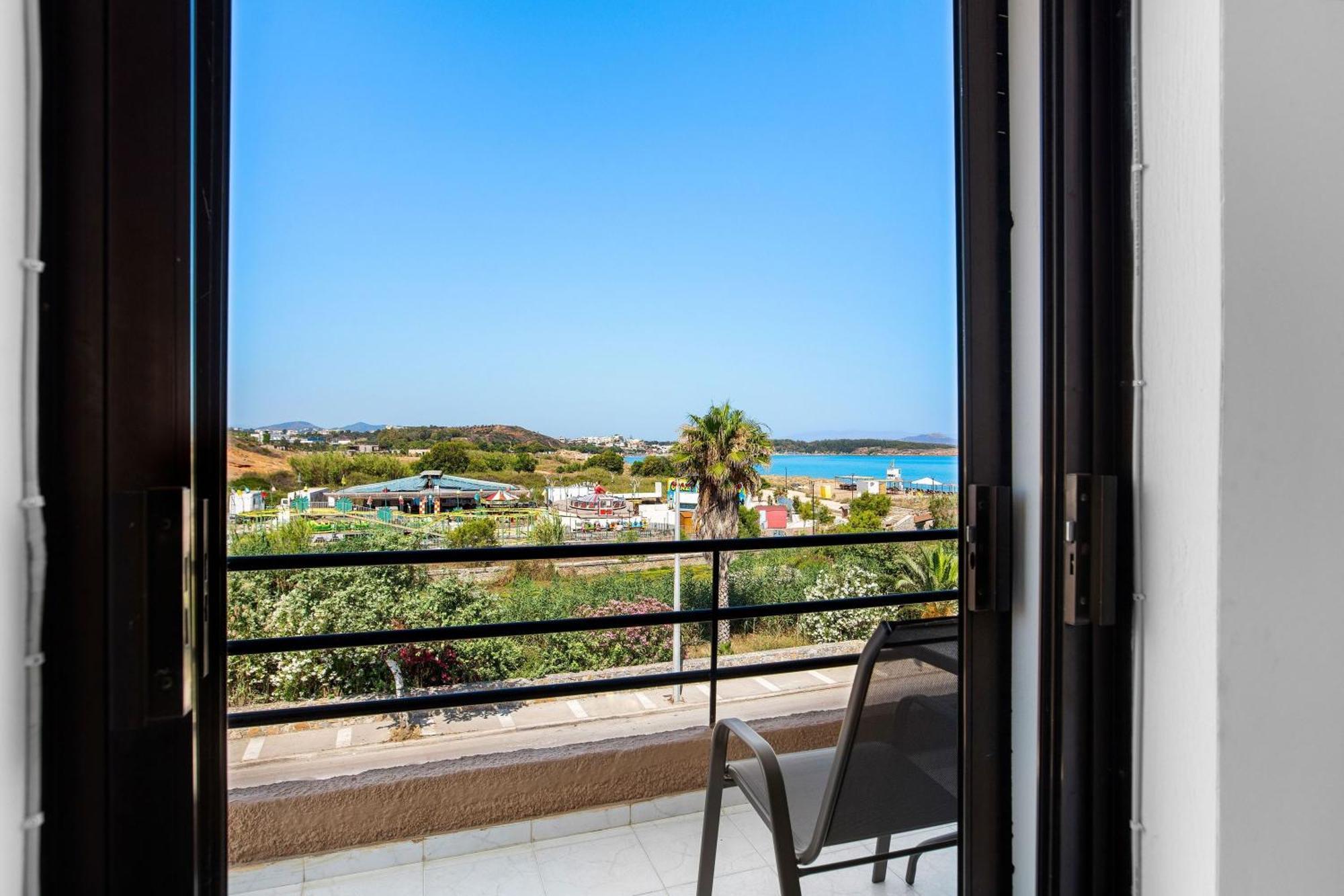 Sun Beach Apartments In Chania 09 11 외부 사진