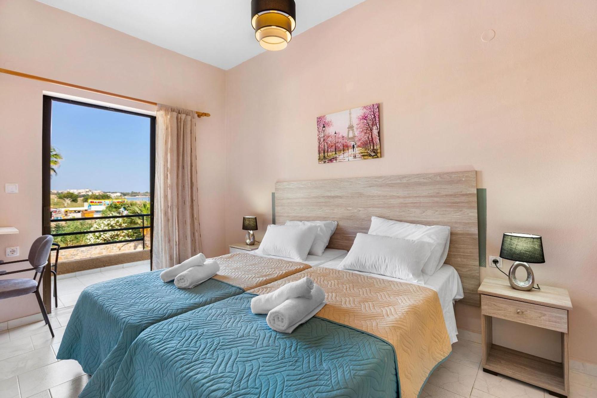 Sun Beach Apartments In Chania 09 11 외부 사진