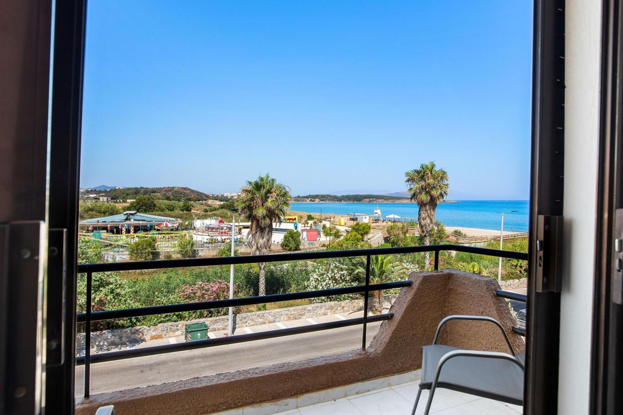 Sun Beach Apartments In Chania 09 11 외부 사진